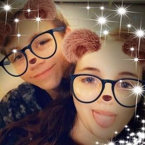 Meet your Posher, Cassandra